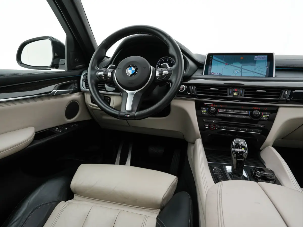 xDrive50i High-Executive M-Sportpack Aut. *PANO | HEAD-UP | TWO-COLOUR-LUXURYLEATHER | FULL-LED | MEMORY-PACK | HARMAN/KARDON-SOUNDSYSTEM |  | BLIND-SPOT | KEYLESS | CAMERA | COMFORT-SEATS |