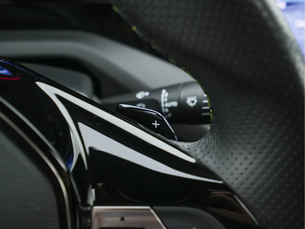 1.6 HYbrid 180 GT-Sport-Pack Business (INCL-BTW) Aut. *PANO | LEATHER-MICROFIBRE | MATRIX-LED | TOPVIEW | MEMORY-PACK | ADAPTIVE-CRUISE | BLINDSPOT | DIGI-COCKPIT | HEATED-SPORTSEATS | KEYLE