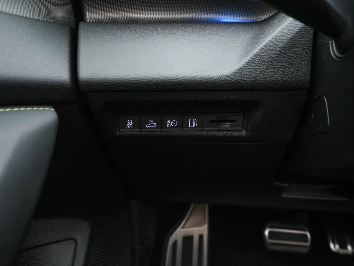 1.6 HYbrid 180 GT-Sport-Pack Business (INCL-BTW) Aut. *PANO | LEATHER-MICROFIBRE | MATRIX-LED | TOPVIEW | MEMORY-PACK | ADAPTIVE-CRUISE | BLINDSPOT | DIGI-COCKPIT | HEATED-SPORTSEATS | KEYLE