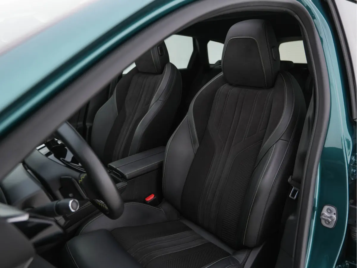 1.6 HYbrid 180 GT-Sport-Pack Business (INCL-BTW) Aut. *PANO | LEATHER-MICROFIBRE | MATRIX-LED | TOPVIEW | MEMORY-PACK | ADAPTIVE-CRUISE | BLINDSPOT | DIGI-COCKPIT | HEATED-SPORTSEATS | KEYLE