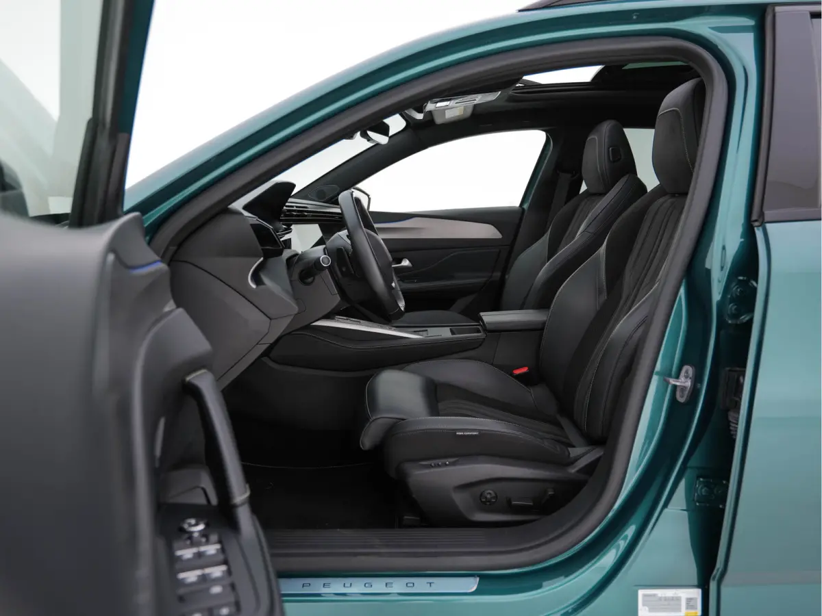 1.6 HYbrid 180 GT-Sport-Pack Business (INCL-BTW) Aut. *PANO | LEATHER-MICROFIBRE | MATRIX-LED | TOPVIEW | MEMORY-PACK | ADAPTIVE-CRUISE | BLINDSPOT | DIGI-COCKPIT | HEATED-SPORTSEATS | KEYLE