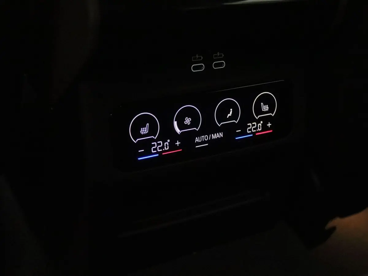520d M Sportpakket | Innovation Pack | Travel Pack | Comfort Pack | Trekhaak | Harman-Kardon | 19"