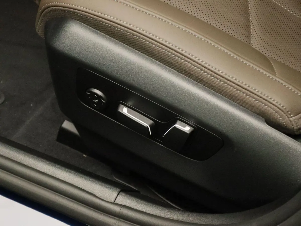 520d M Sportpakket | Innovation Pack | Travel Pack | Comfort Pack | Trekhaak | Harman-Kardon | 19"