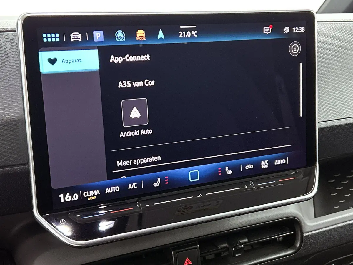 79 kWh 286 PK | Airco | Trekhaak | Parkeerhulp voor + achter | Camera | App-Connect | Stoelverwarming |