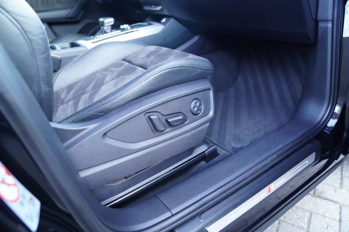 SQ5 3.0 TFSI SQ5 Quattro ProLine Plus Panorama | LED | Sportsound | Climatronic | Stoelverwarming | Adaptieve cruise Control
