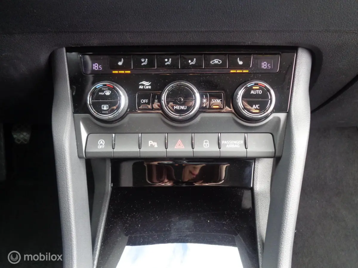 1.0 TSI Business Edition/Airco/Stoel+Stuur verw/Full LED/Apple Carplay/LM velgen/1st eig/Nieuwstaat/Nieuw model/Zuinig in verbruik