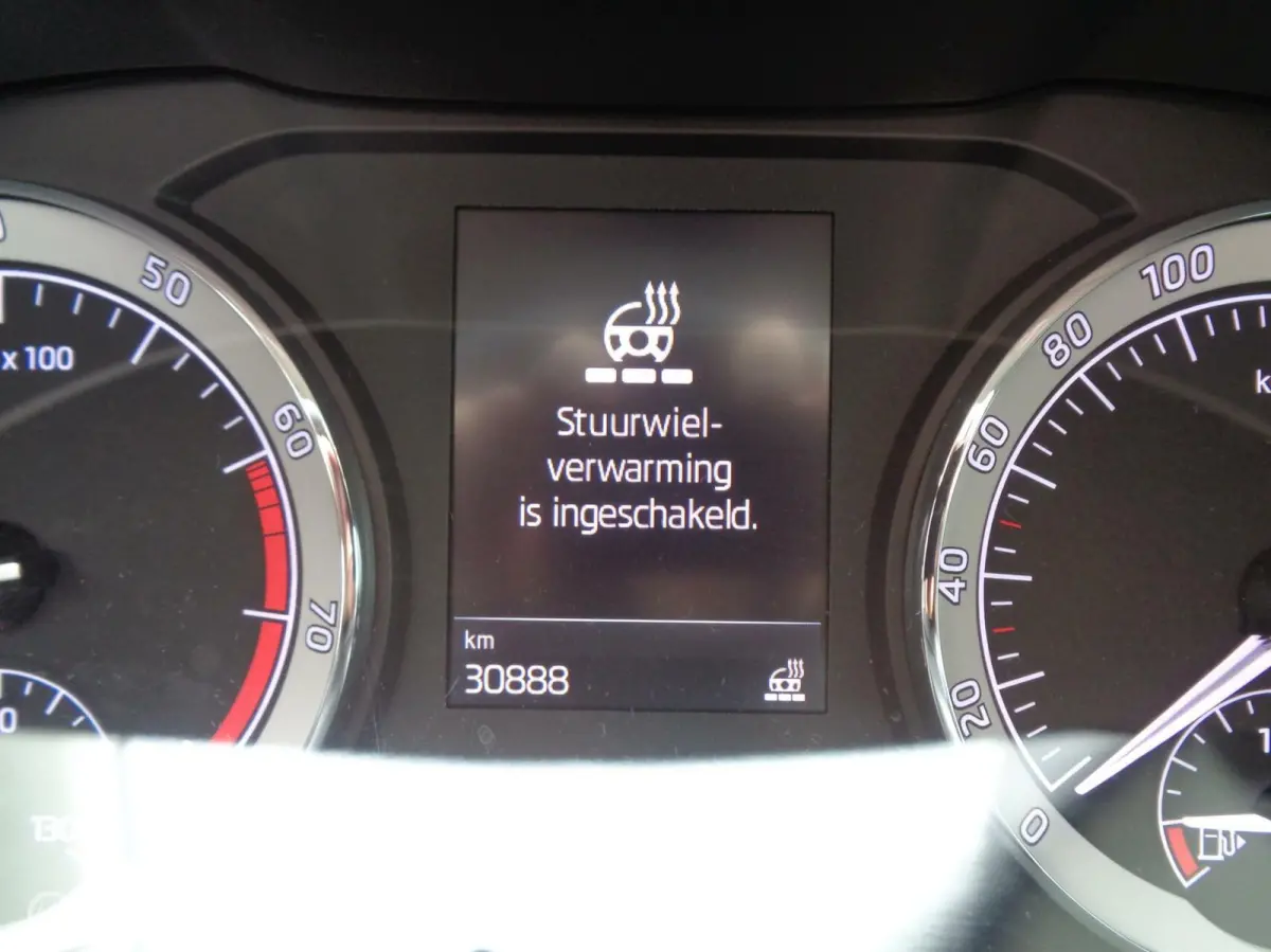 1.0 TSI Business Edition/Airco/Stoel+Stuur verw/Full LED/Apple Carplay/LM velgen/1st eig/Nieuwstaat/Nieuw model/Zuinig in verbruik