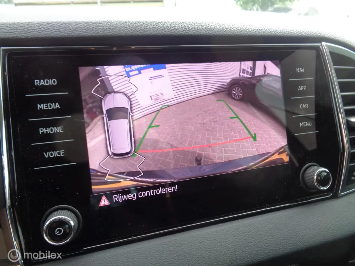 1.0 TSI Business Edition/Airco/Stoel+Stuur verw/Full LED/Apple Carplay/LM velgen/1st eig/Nieuwstaat/Nieuw model/Zuinig in verbruik