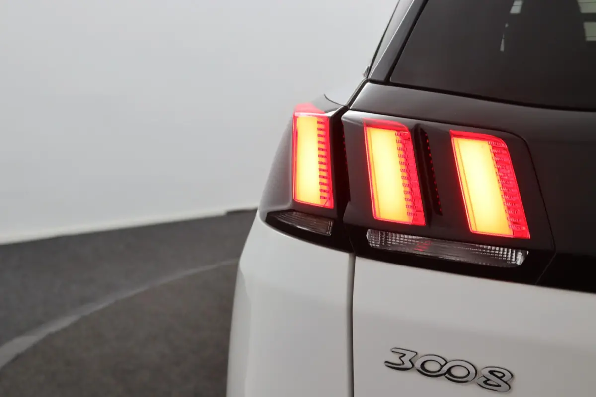 1.2 *GT Line*FULL-LED*NAVI*ECC*CRUISE*RIEM.VV*