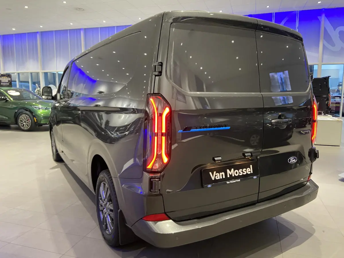 Limited H1, 340 L2 | NIEUW TE BESTELLEN! | KEYLESS ENTRY/START | LAADVLOER BESCHERMING | LED LAADRUIMTEVERLICHTING | ELEKTRISCH VERWARMBARE VOORRUIT |