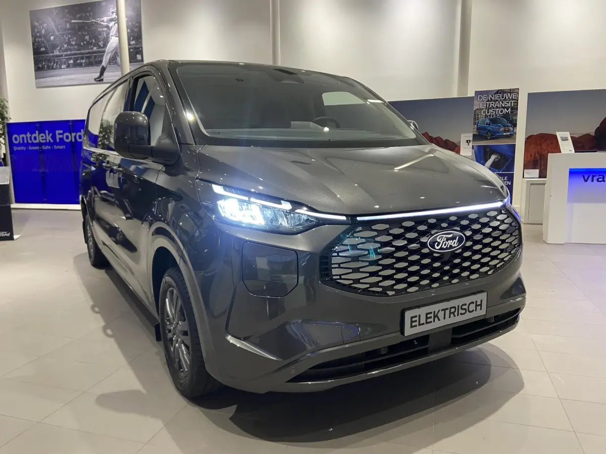 Limited H1, 340 L2 | NIEUW TE BESTELLEN! | KEYLESS ENTRY/START | LAADVLOER BESCHERMING | LED LAADRUIMTEVERLICHTING | ELEKTRISCH VERWARMBARE VOORRUIT |