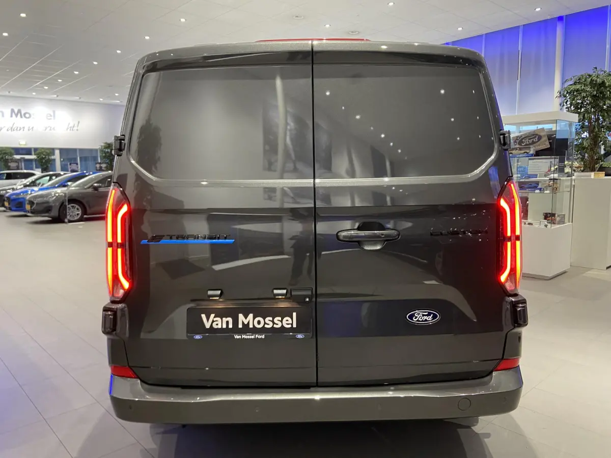 Limited H1, 340 L2 | NIEUW TE BESTELLEN! | KEYLESS ENTRY/START | LAADVLOER BESCHERMING | LED LAADRUIMTEVERLICHTING | ELEKTRISCH VERWARMBARE VOORRUIT |