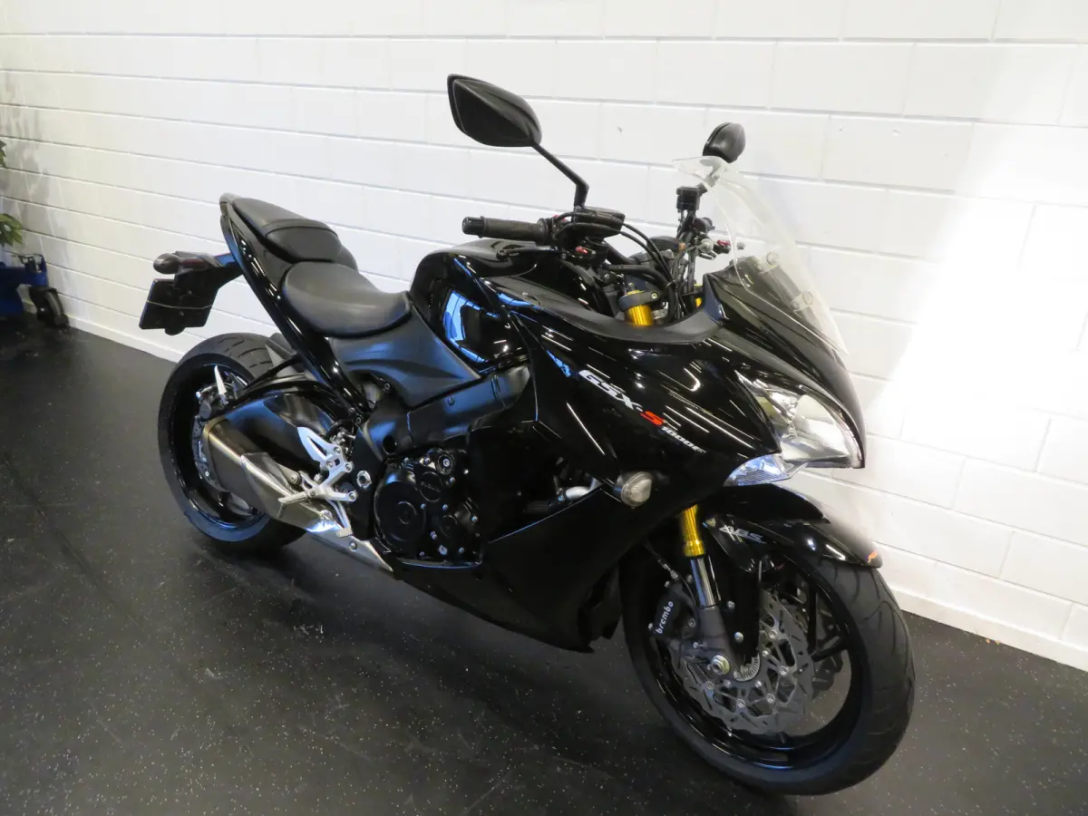 ABS GSX-S BLACK-EDITIO