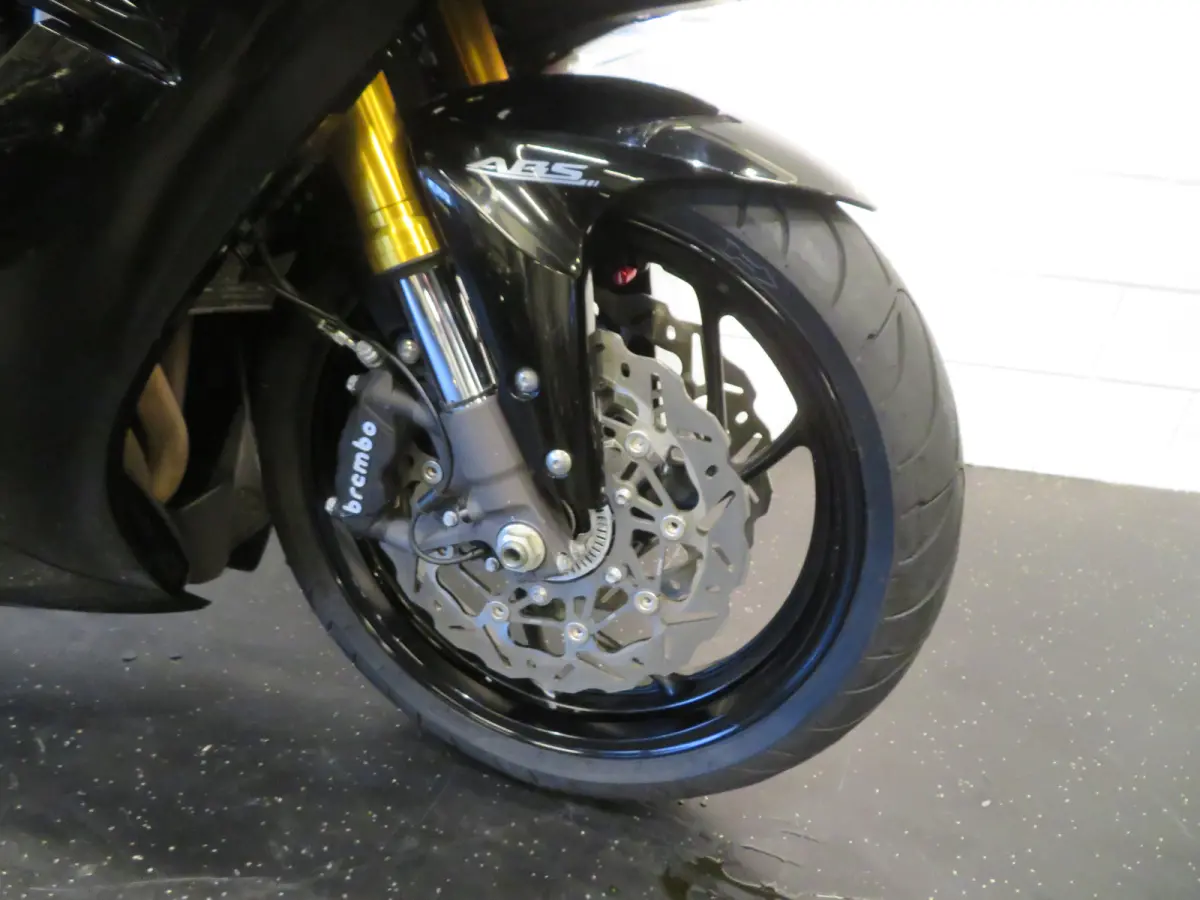 ABS GSX-S BLACK-EDITIO