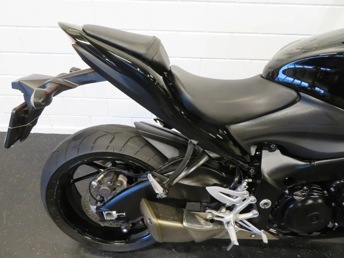 ABS GSX-S BLACK-EDITIO