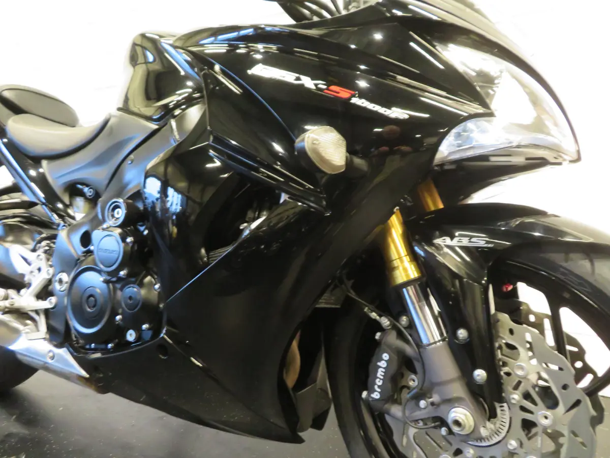 ABS GSX-S BLACK-EDITIO