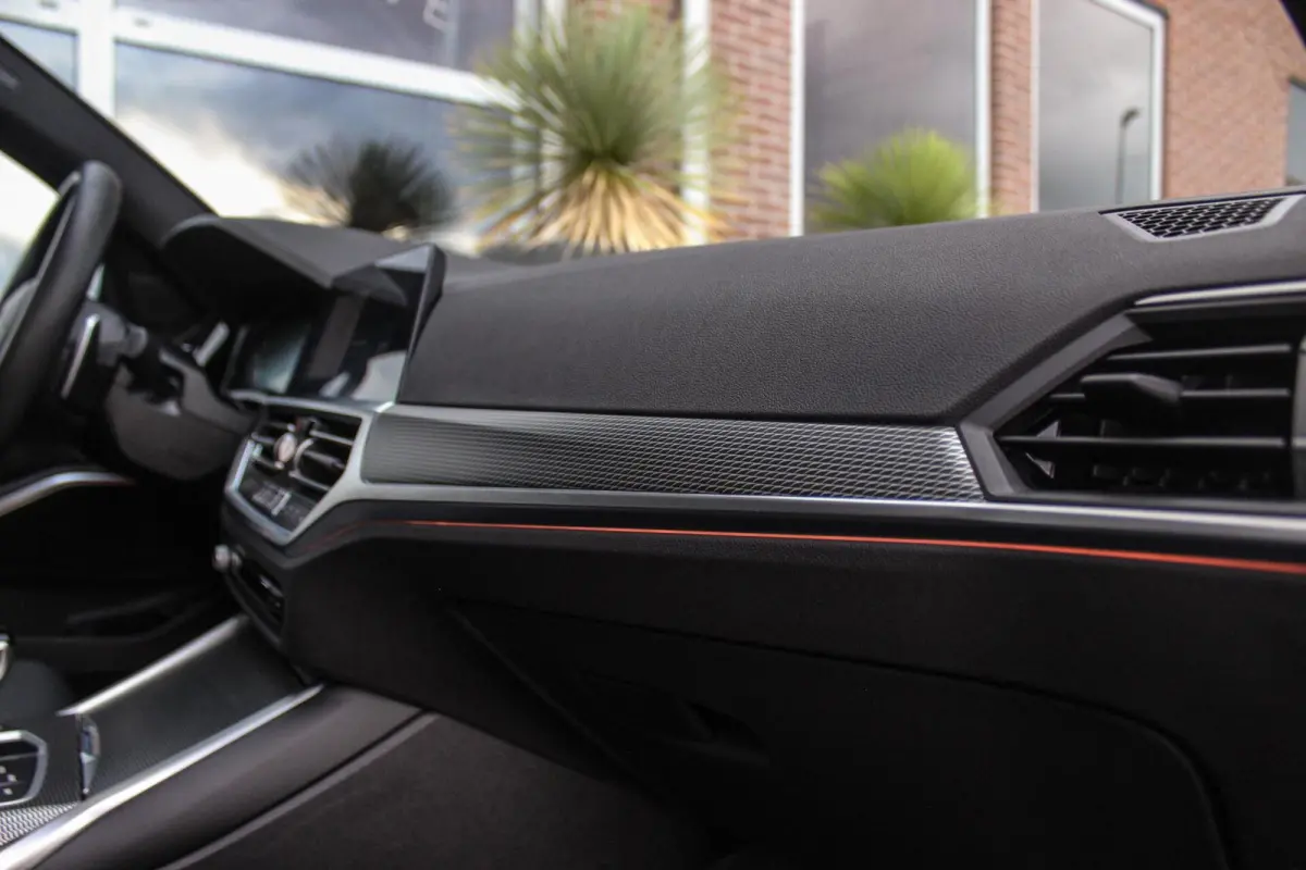 330i G21 xDrive High Executive M-sport | M-pakket | 1e eigenaar | inc BTW | Dakraam | 258 pk | Laser | 19 inch | Camera | DAB | Sportstoelen | Stuurverwarming