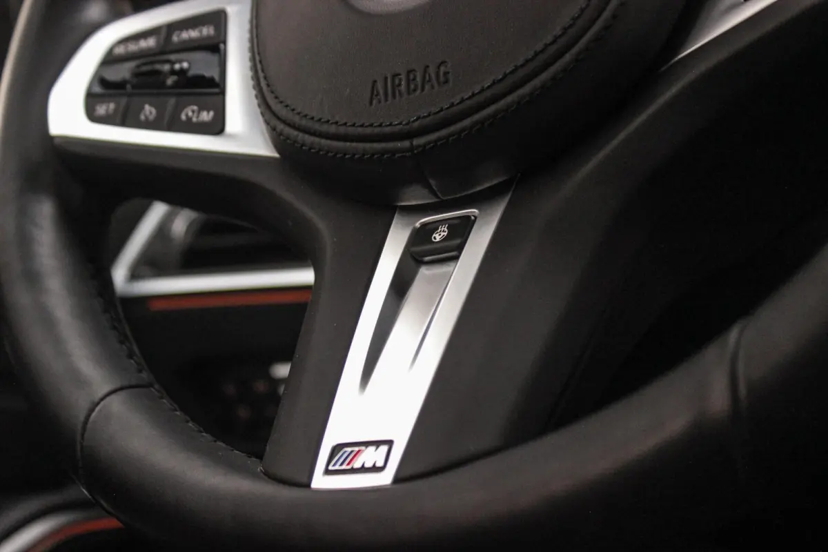 330i G21 xDrive High Executive M-sport | M-pakket | 1e eigenaar | inc BTW | Dakraam | 258 pk | Laser | 19 inch | Camera | DAB | Sportstoelen | Stuurverwarming