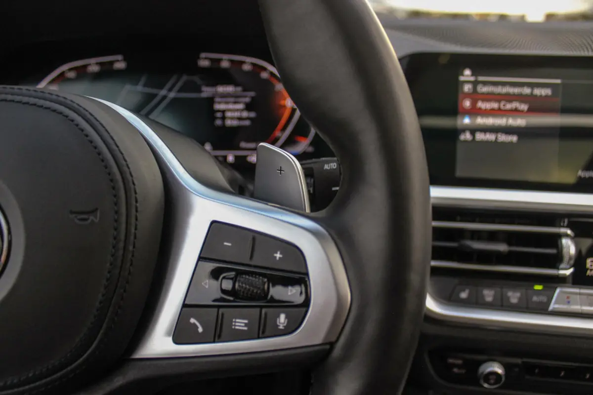 330i G21 xDrive High Executive M-sport | M-pakket | 1e eigenaar | inc BTW | Dakraam | 258 pk | Laser | 19 inch | Camera | DAB | Sportstoelen | Stuurverwarming