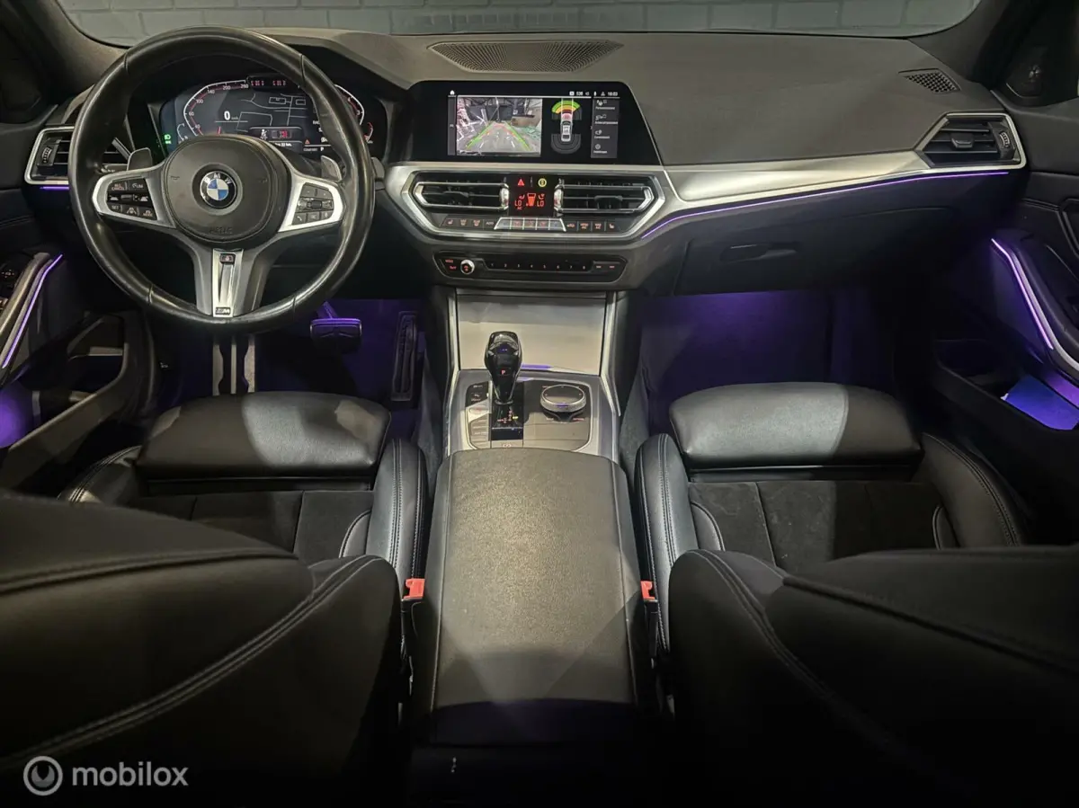 M 320i xDrive High Executive