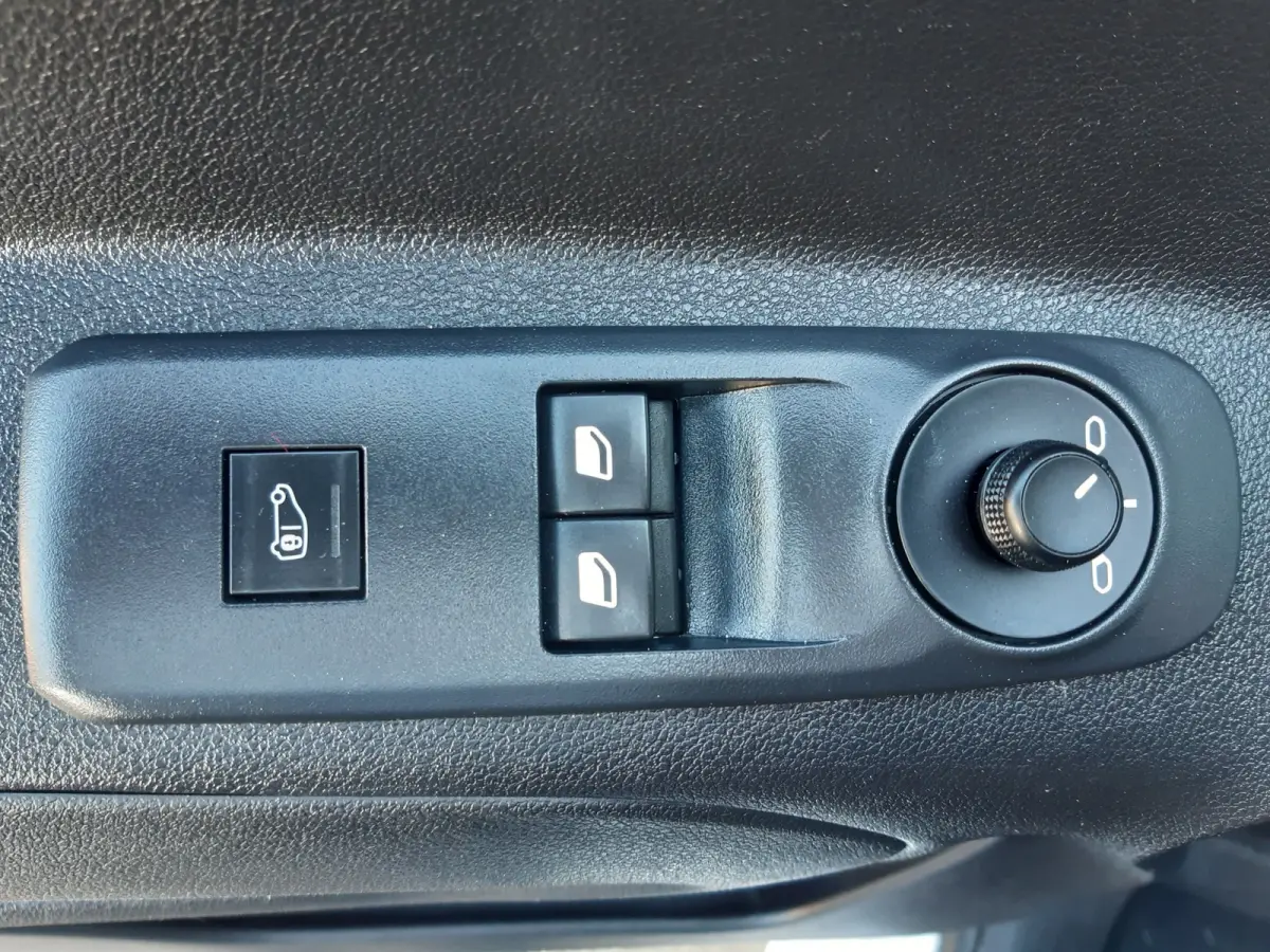 102Pk Airco Cruisecontrol Achteruitrijcamera 35925 KM !