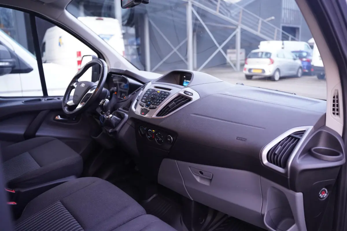 2.0 TDCI 130 pk L2H2 Dubbel Cabine 6p Airco Cruise Control, PDC V+A, Hoog Dak