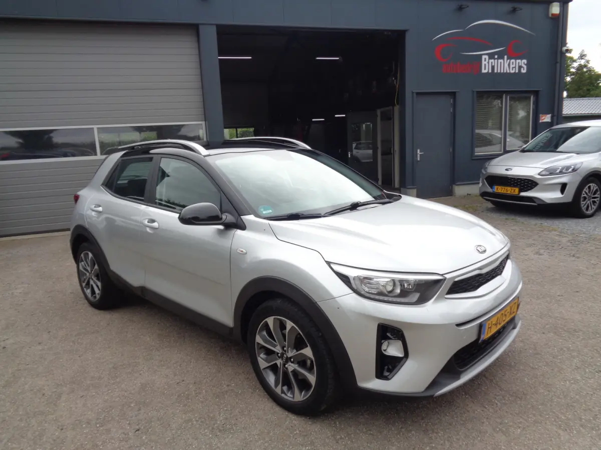 1.0 T-GDi DynamicLine Airco, Navigatie, LMV, Chroom, Zwart dak. apple/aindroid auto