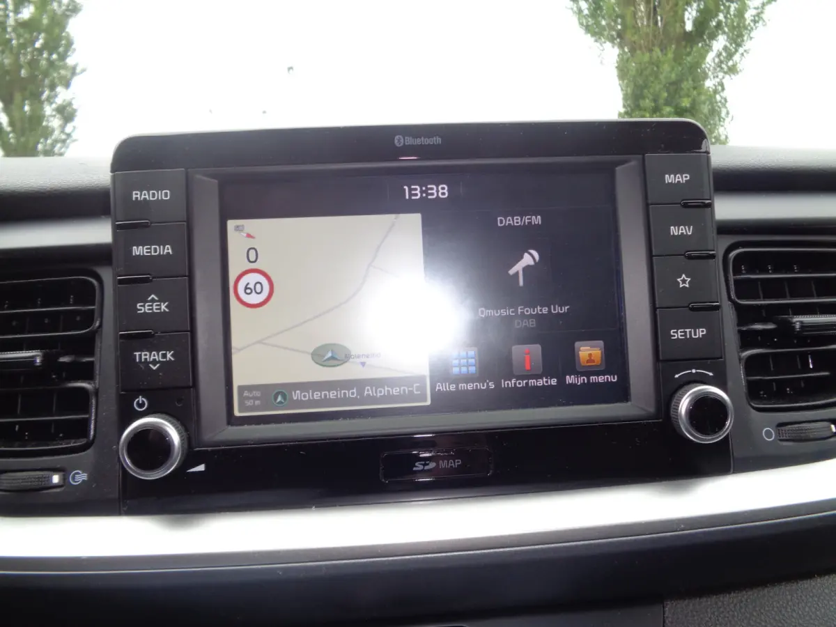 1.0 T-GDi DynamicLine Airco, Navigatie, LMV, Chroom, Zwart dak. apple/aindroid auto