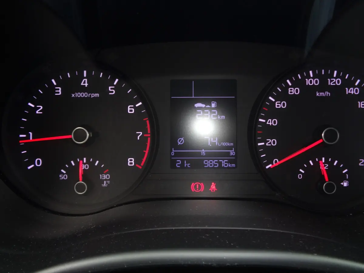 1.0 T-GDi DynamicLine Airco, Navigatie, LMV, Chroom, Zwart dak. apple/aindroid auto