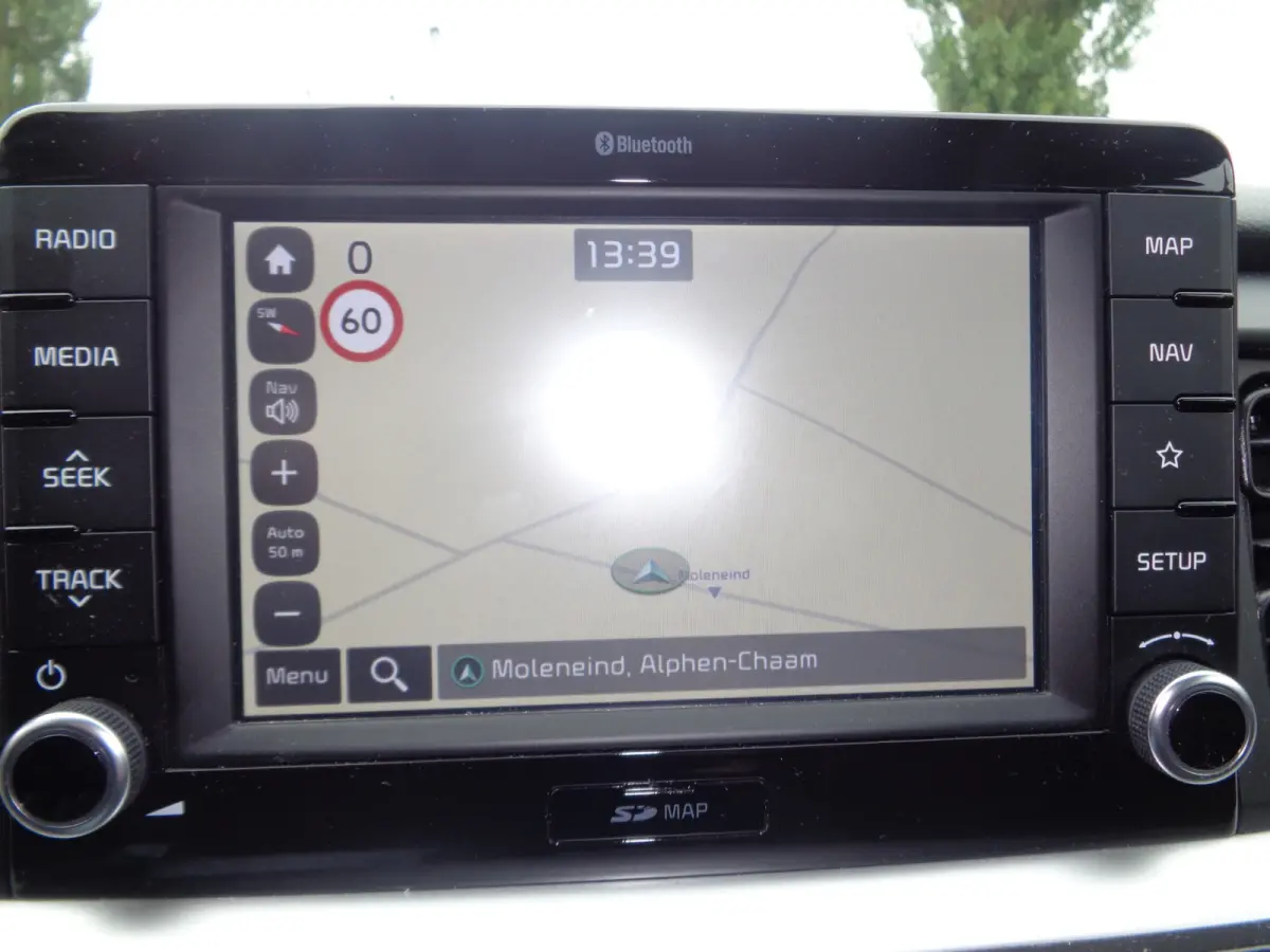 1.0 T-GDi DynamicLine Airco, Navigatie, LMV, Chroom, Zwart dak. apple/aindroid auto