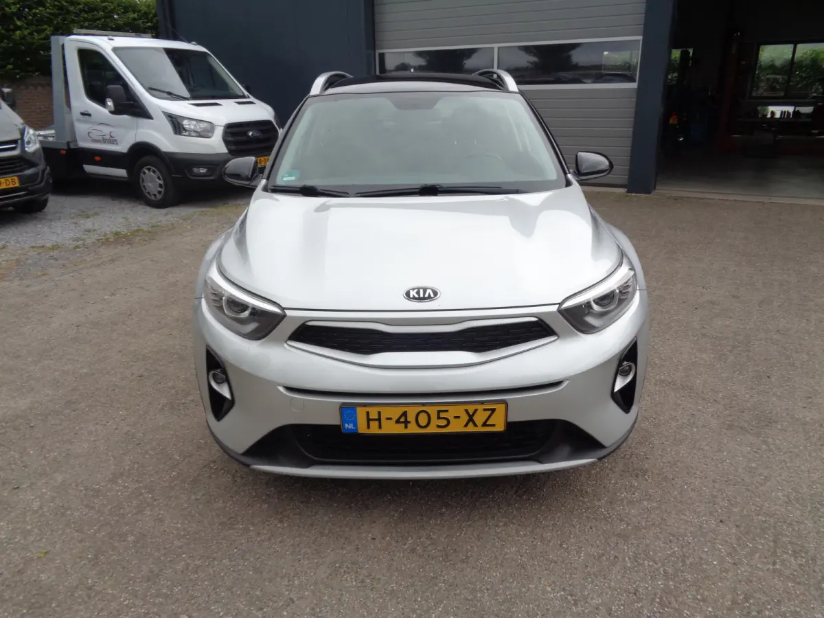 1.0 T-GDi DynamicLine Airco, Navigatie, LMV, Chroom, Zwart dak. apple/aindroid auto