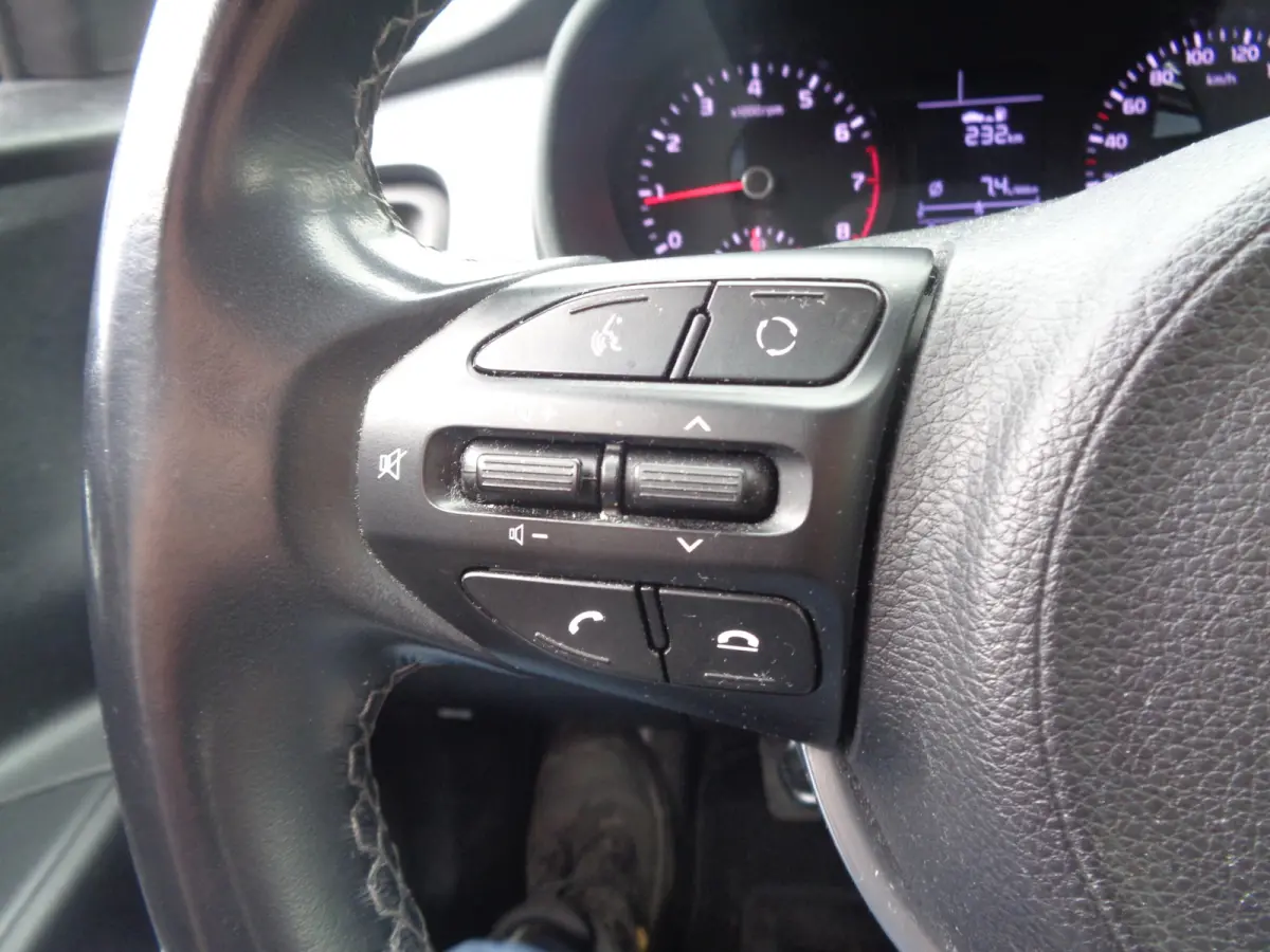 1.0 T-GDi DynamicLine Airco, Navigatie, LMV, Chroom, Zwart dak. apple/aindroid auto