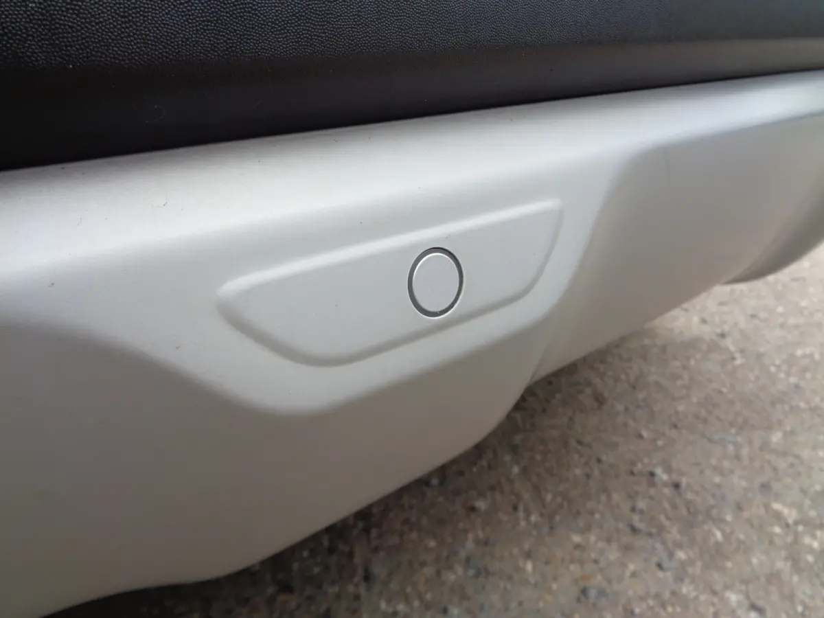 1.0 T-GDi DynamicLine Airco, Navigatie, LMV, Chroom, Zwart dak. apple/aindroid auto