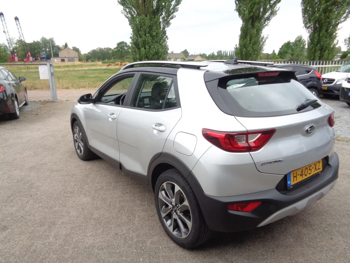 1.0 T-GDi DynamicLine Airco, Navigatie, LMV, Chroom, Zwart dak. apple/aindroid auto