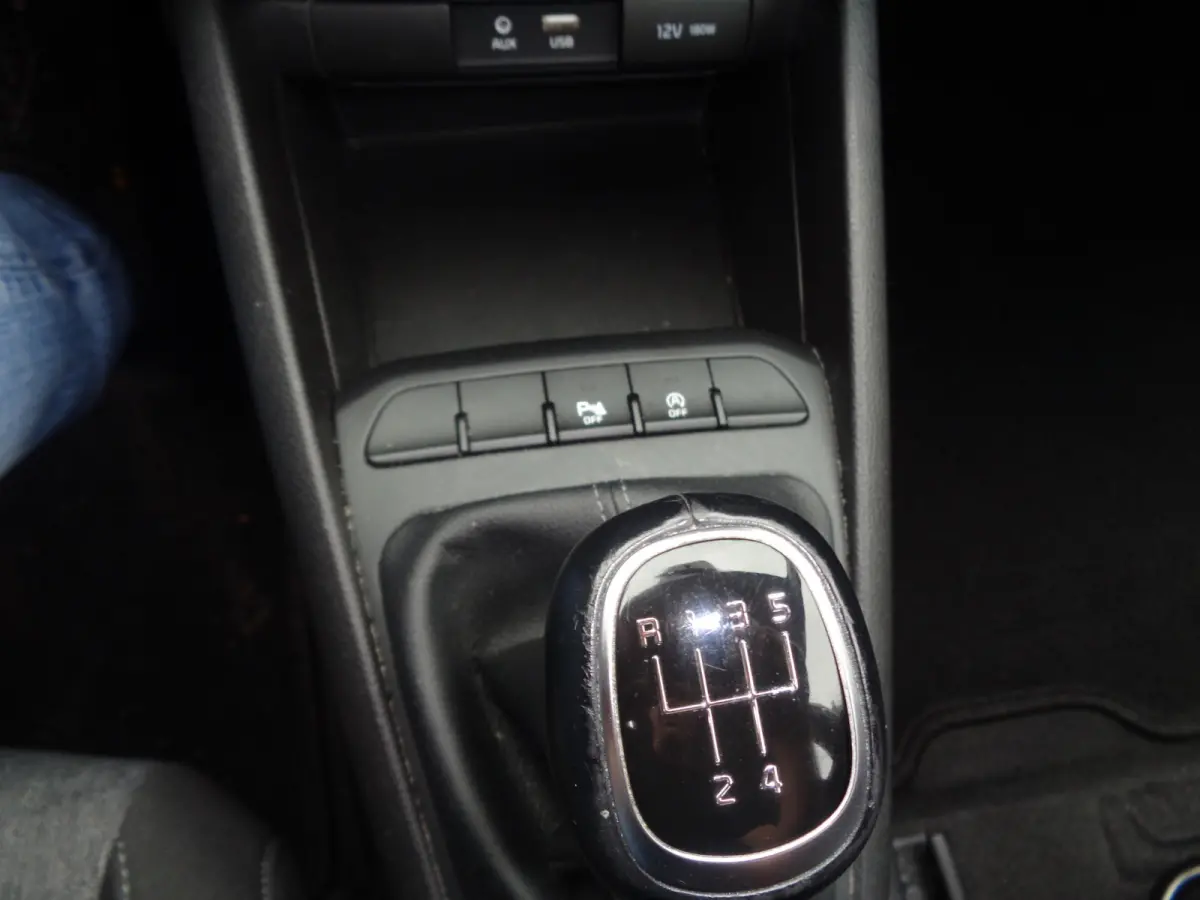 1.0 T-GDi DynamicLine Airco, Navigatie, LMV, Chroom, Zwart dak. apple/aindroid auto