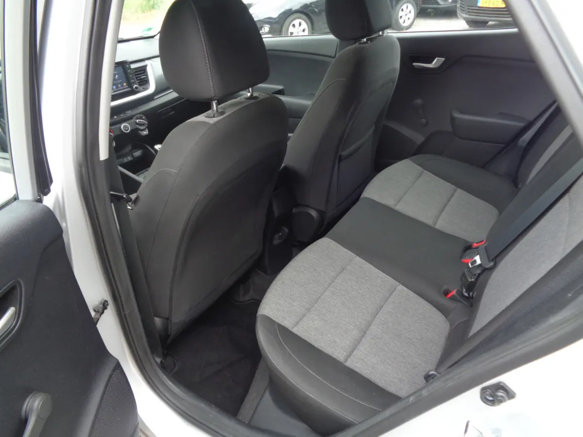 1.0 T-GDi DynamicLine Airco, Navigatie, LMV, Chroom, Zwart dak. apple/aindroid auto