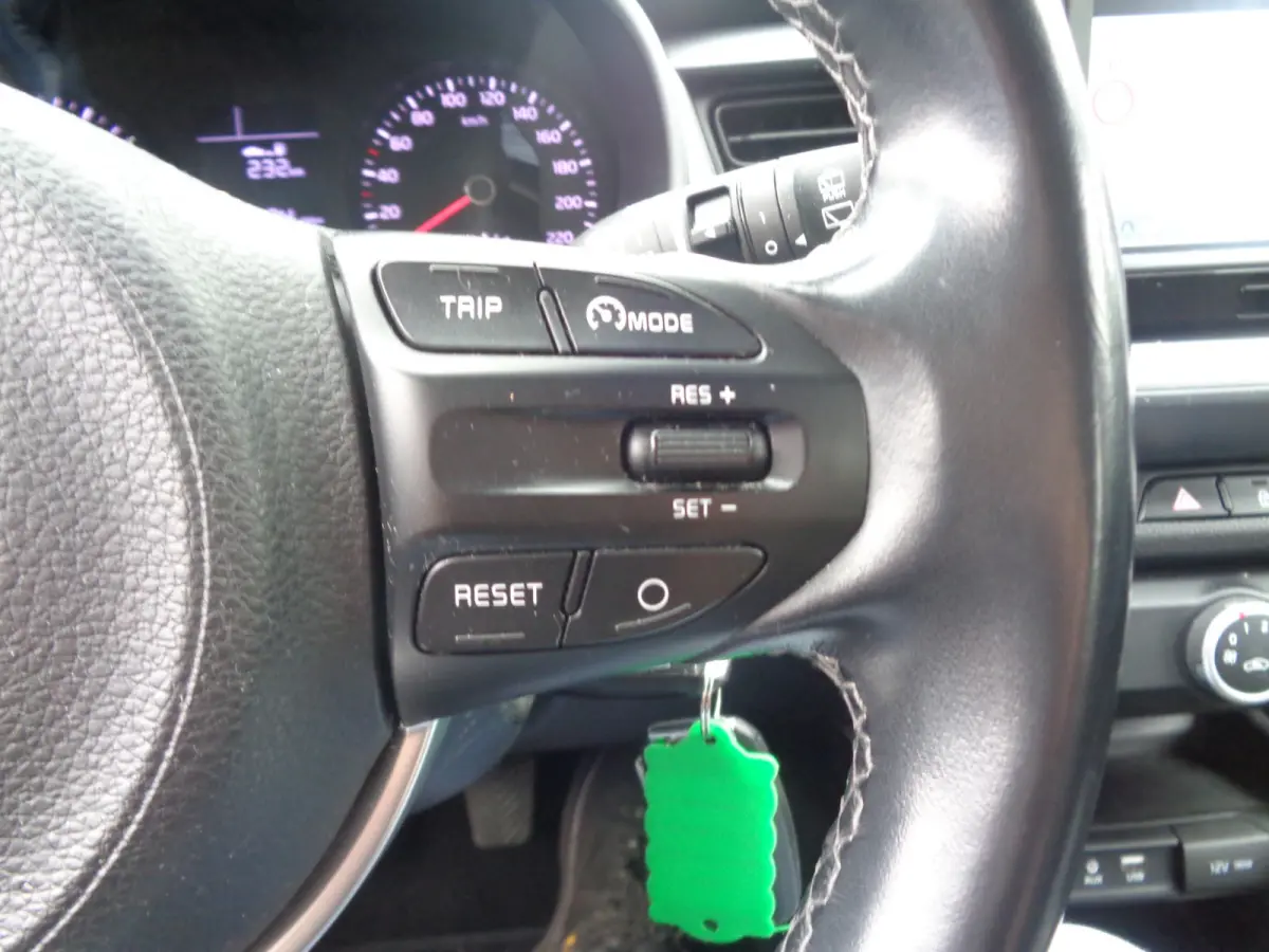 1.0 T-GDi DynamicLine Airco, Navigatie, LMV, Chroom, Zwart dak. apple/aindroid auto