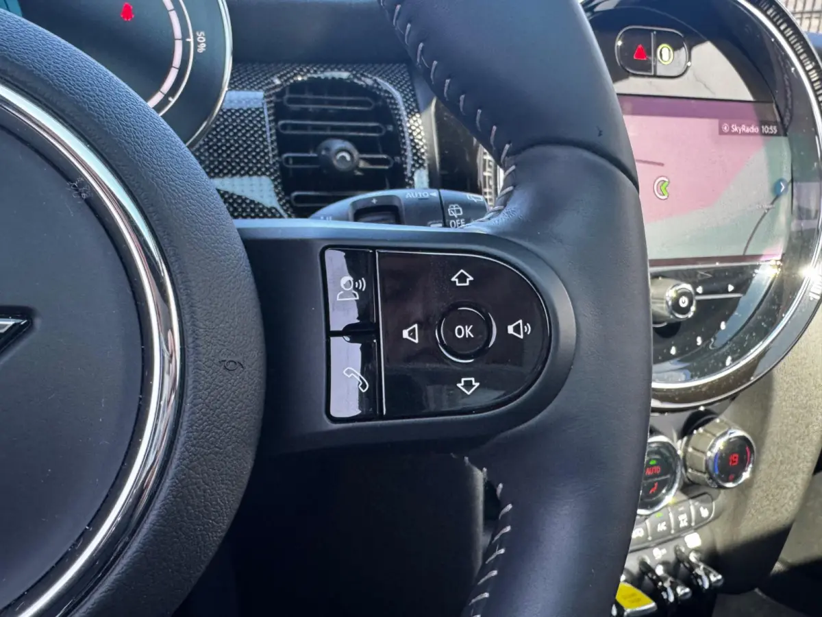 Mini Classic Electric YOURS SE ELEKTRIC LEDER PANORAMADAK STOELVERWARMING ADAPTICE CRUISE