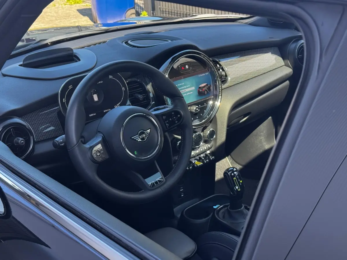 Mini Classic Electric YOURS SE ELEKTRIC LEDER PANORAMADAK STOELVERWARMING ADAPTICE CRUISE