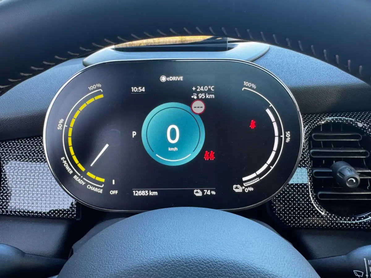 Mini Classic Electric YOURS SE ELEKTRIC LEDER PANORAMADAK STOELVERWARMING ADAPTICE CRUISE