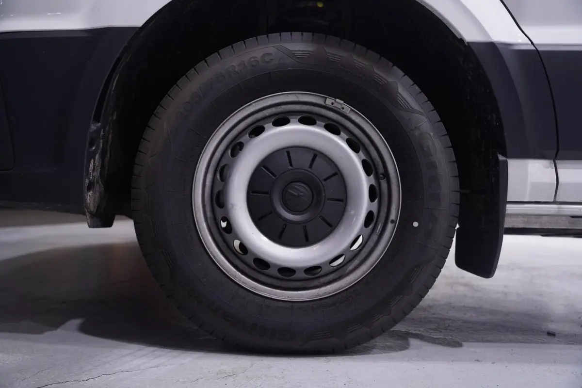 2.0 TDI 140 pk L4 Autotransporter Airco, Cruise Control, Trekhaak 3.000 kg, BPM vrij, 3-Zits