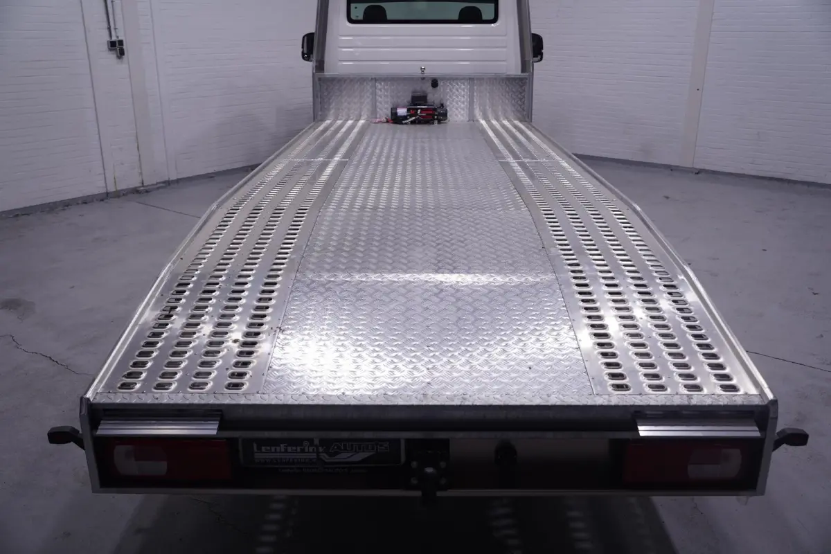 2.0 TDI 140 pk L4 Autotransporter Airco, Cruise Control, Trekhaak 3.000 kg, BPM vrij, 3-Zits