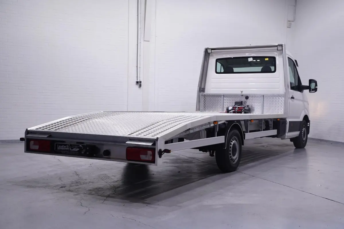 2.0 TDI 140 pk L4 Autotransporter Airco, Cruise Control, Trekhaak 3.000 kg, BPM vrij, 3-Zits