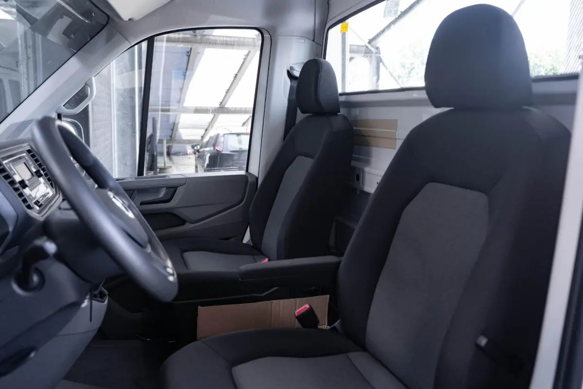 2.0 TDI 140 pk L4 Autotransporter Airco, Cruise Control, Trekhaak 3.000 kg, BPM vrij, 3-Zits