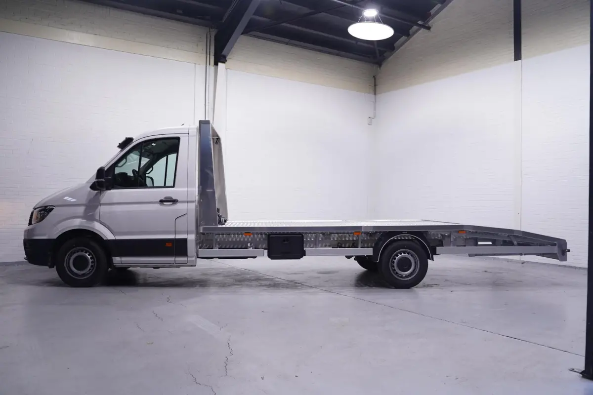 2.0 TDI 140 pk L4 Autotransporter Airco, Cruise Control, Trekhaak 3.000 kg, BPM vrij, 3-Zits