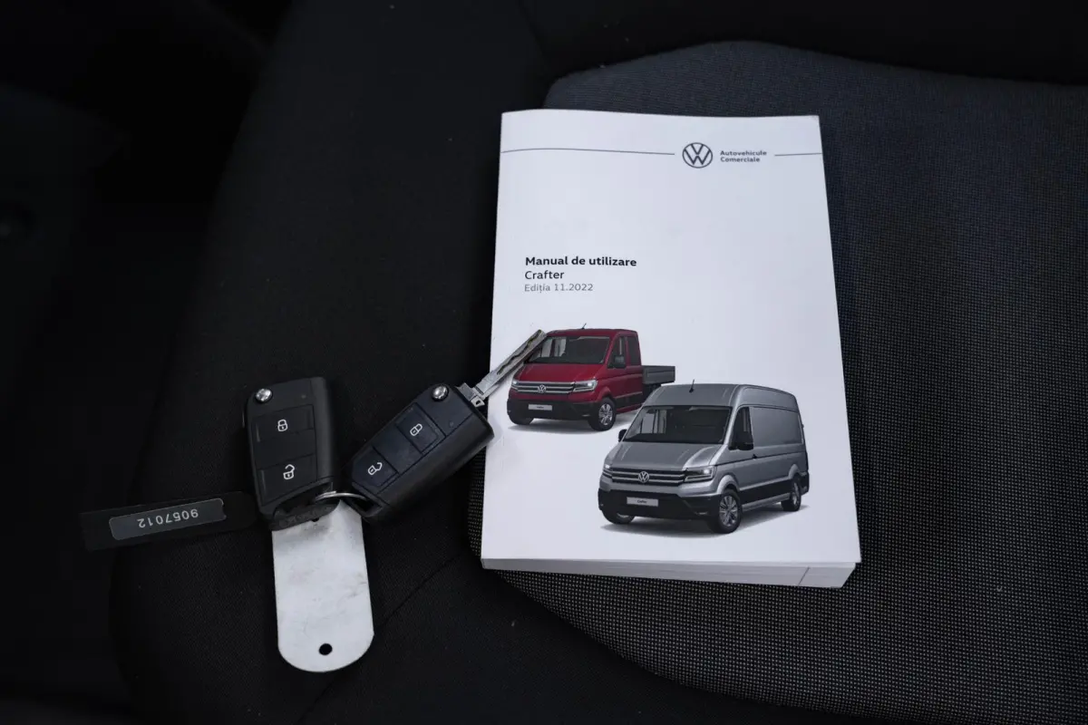 2.0 TDI 140 pk L4 Autotransporter Airco, Cruise Control, Trekhaak 3.000 kg, BPM vrij, 3-Zits