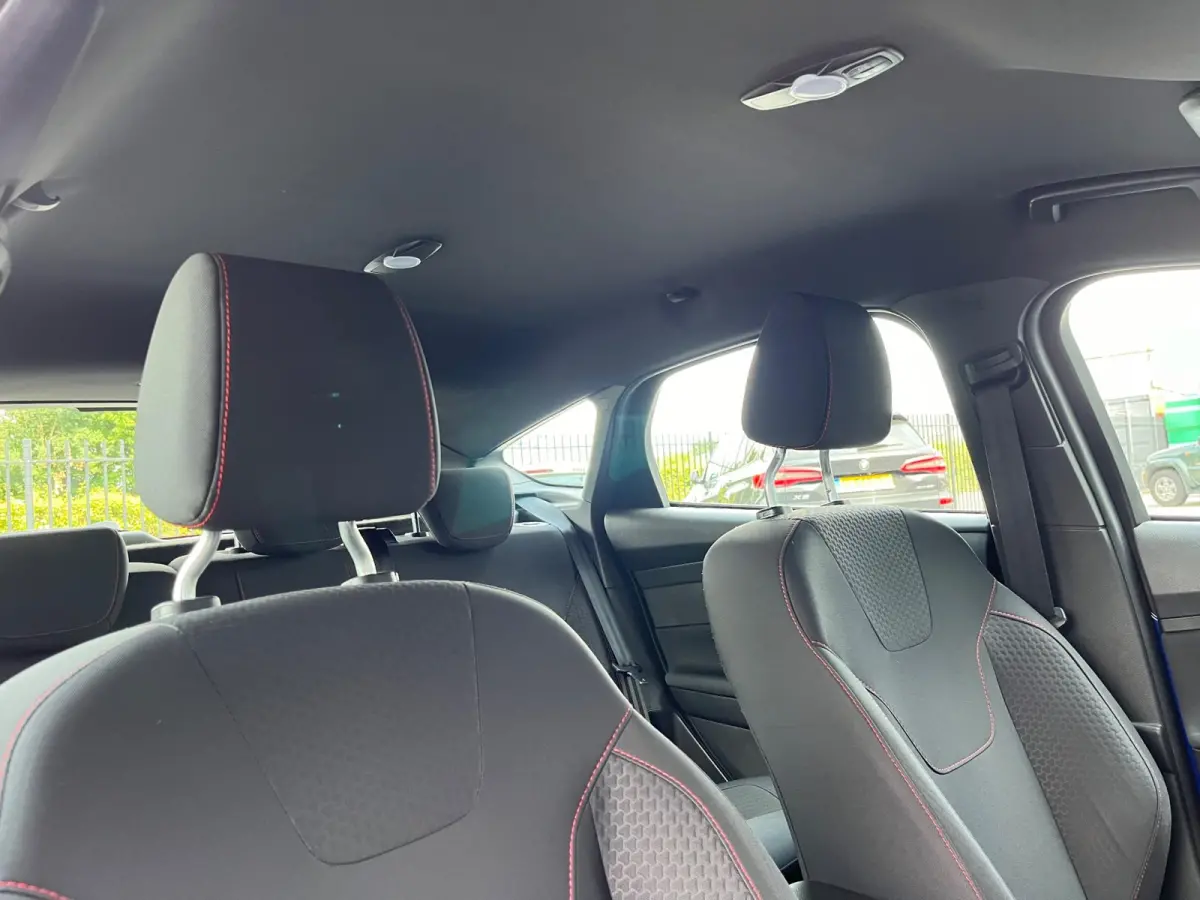 1.0 ST-Line NL.Auto/125Pk/Sync Navigatie/Privacy Glass/1Ste Eigenaar/Dealer Onderhouden