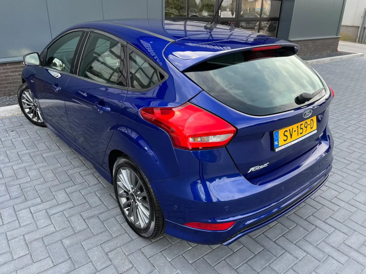 1.0 ST-Line NL.Auto/125Pk/Sync Navigatie/Privacy Glass/1Ste Eigenaar/Dealer Onderhouden