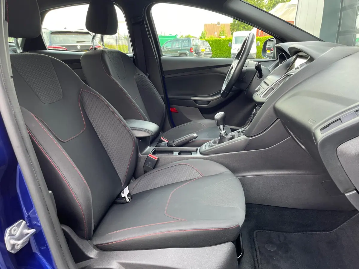 1.0 ST-Line NL.Auto/125Pk/Sync Navigatie/Privacy Glass/1Ste Eigenaar/Dealer Onderhouden
