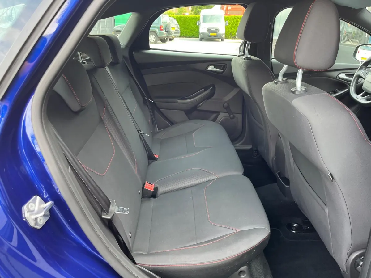 1.0 ST-Line NL.Auto/125Pk/Sync Navigatie/Privacy Glass/1Ste Eigenaar/Dealer Onderhouden